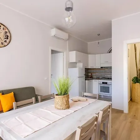 Apartment Casa Ristrutturata Parking Condominiale Diano Marina
